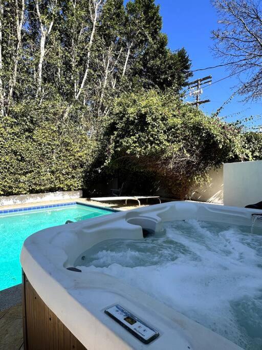 Villa Stylish Mediterranean Villa, Pool, Jacuzzi, Hollywood & Malibu Bliss Los Ángeles